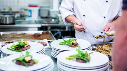 食堂承包與餐飲管理 提升就餐體驗與運營效益的雙贏策略